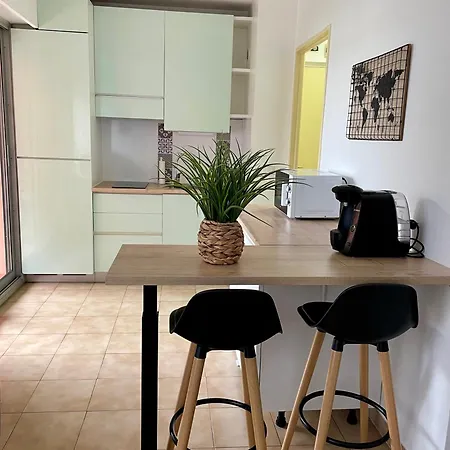 Superbe Coin Nuit Piscine Et Tennis *