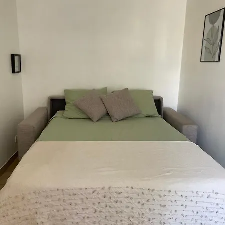 Superbe Coin Nuit Piscine Et Tennis Antibes