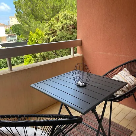 Apartman Superbe Coin Nuit Piscine Et Tennis Antibes