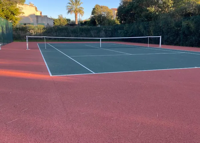 Superbe Coin Nuit Piscine Et Tennis Apartman Antibes