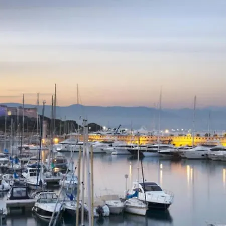 Beau Coin Nuit Centre Antibes